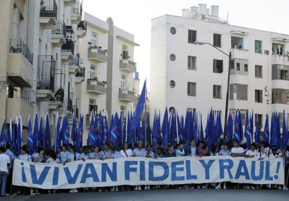 Desfile de Estudiantes cubanos2