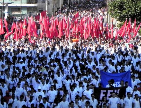 Desfile de Estudiantes cubanos
