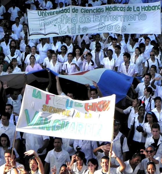Desfile de Estudiantes cubanos4