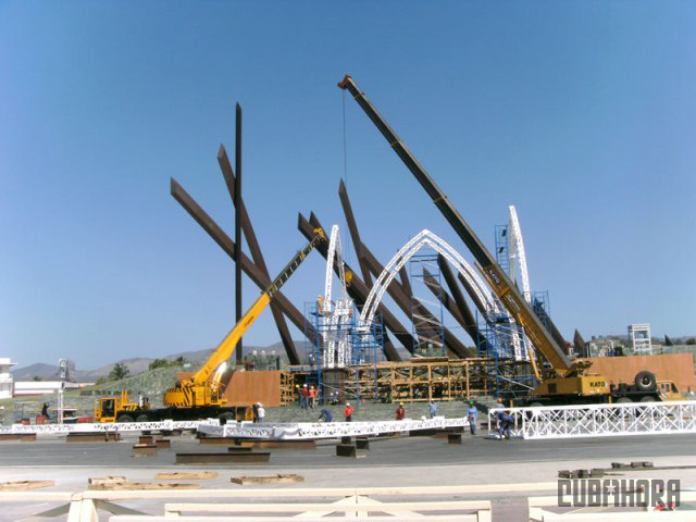 Plaza Antonio Maceo espera visita del Papa 01