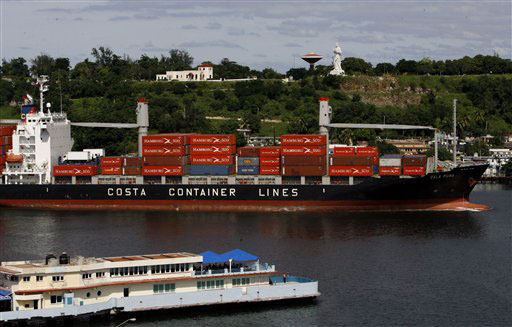 Barco mercante en el Puerto de la Habana