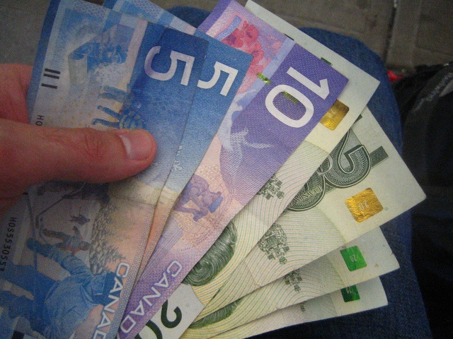 Dólares Canadienses