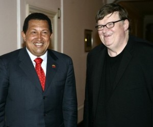 Michael Moore y Hugo Chávez