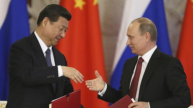Xi Jinping con Vladimir Putin