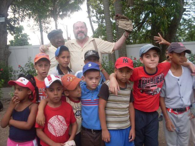 Oscar Villareal, hermano de René en su 80 cumpleaños. 