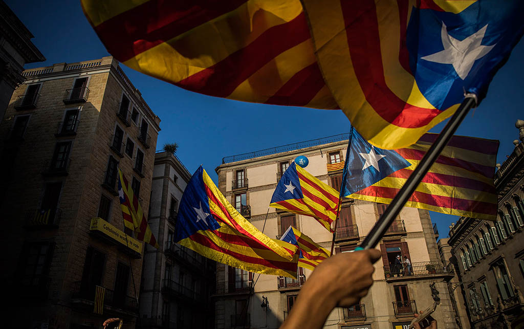 Cataluña declara la independencia