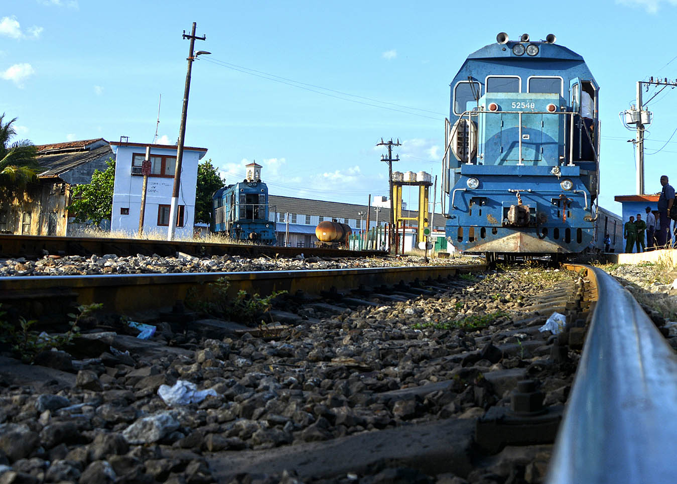 Cuba, uno de los primeros países en el mundo en poseer ferrocarril, cuenta hoy con unas 5800 millas de líneas férreas.