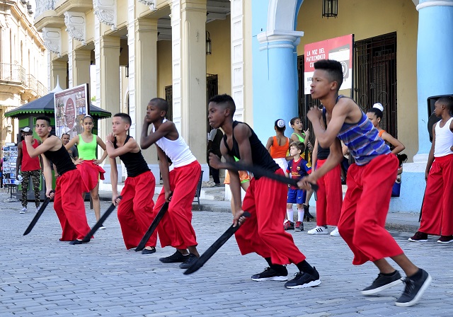 Festival Internacional de Danza Urbana, 23-Grupo Arlequín