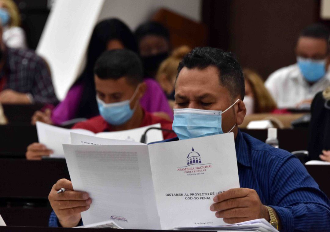 Debate del Proyecto de Ley del Código Penal. Diputado se estudia el Proyecto