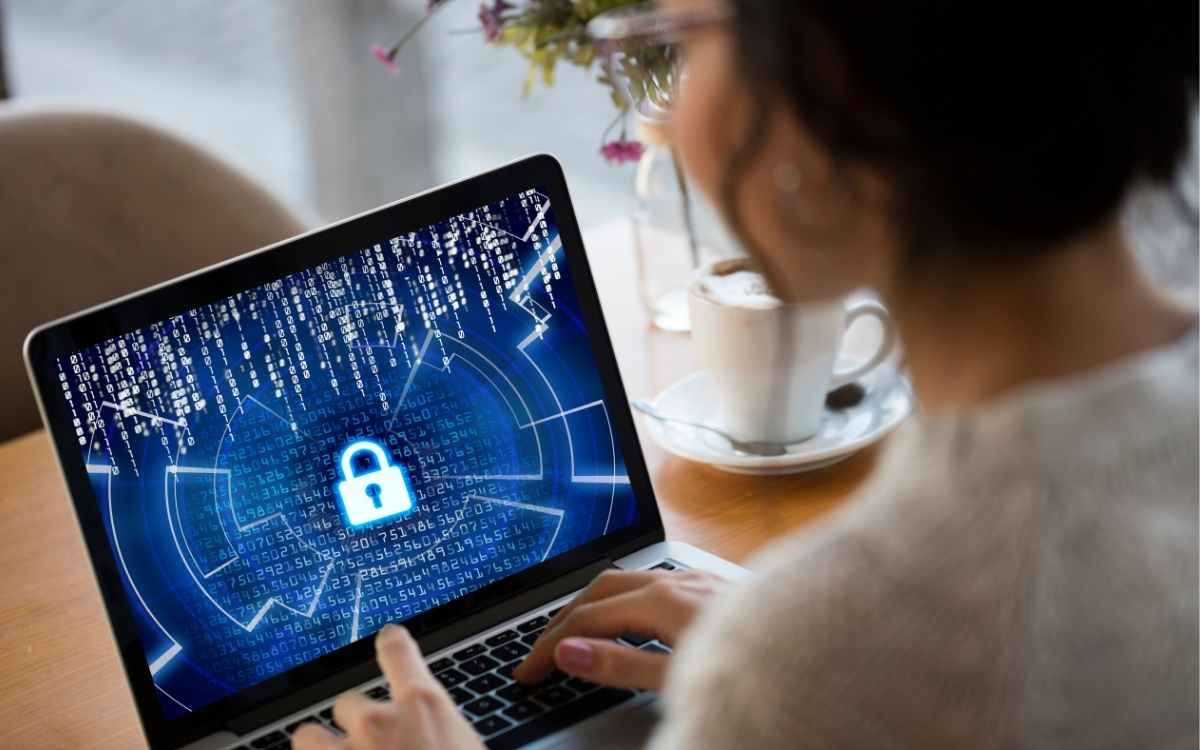 En el caso de la ciberseguridad existe un déficit mundial de mano de obra de 3.4 millones de personas, de acuerdo con otro estudio de Cybersecurity Workforce Study.