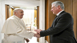 Diaz Canel y Papa Francisco 