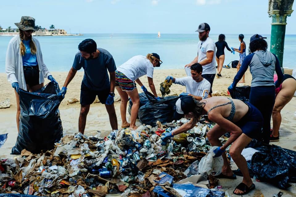 Jornada de limpieza costera (David Estrada Rodríguez/Naturaleza Secreta de Cuba)