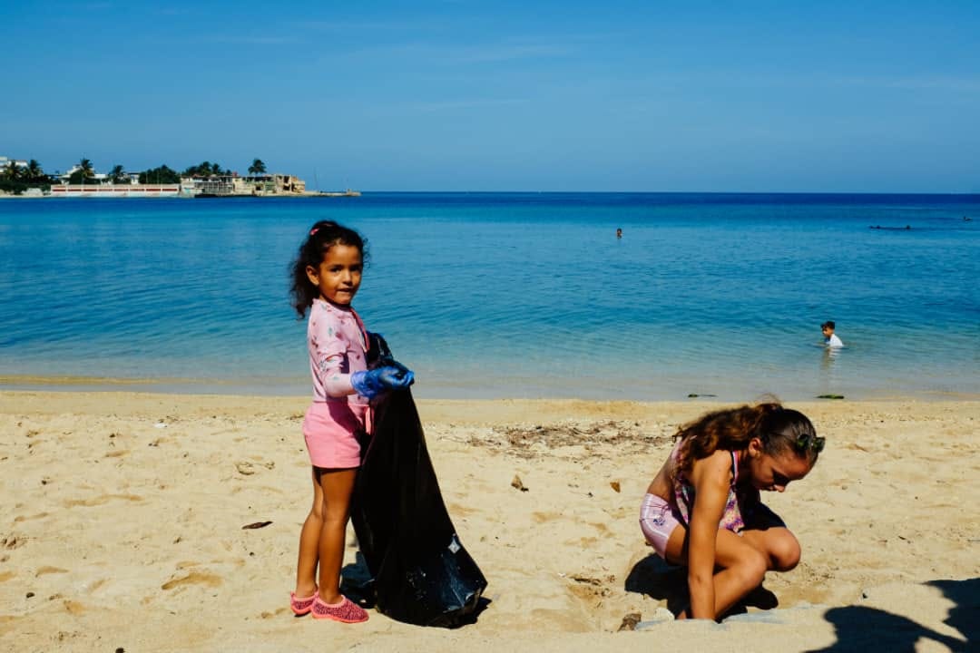 Jornada de limpieza costera (David Estrada Rodríguez/Naturaleza Secreta de Cuba)
