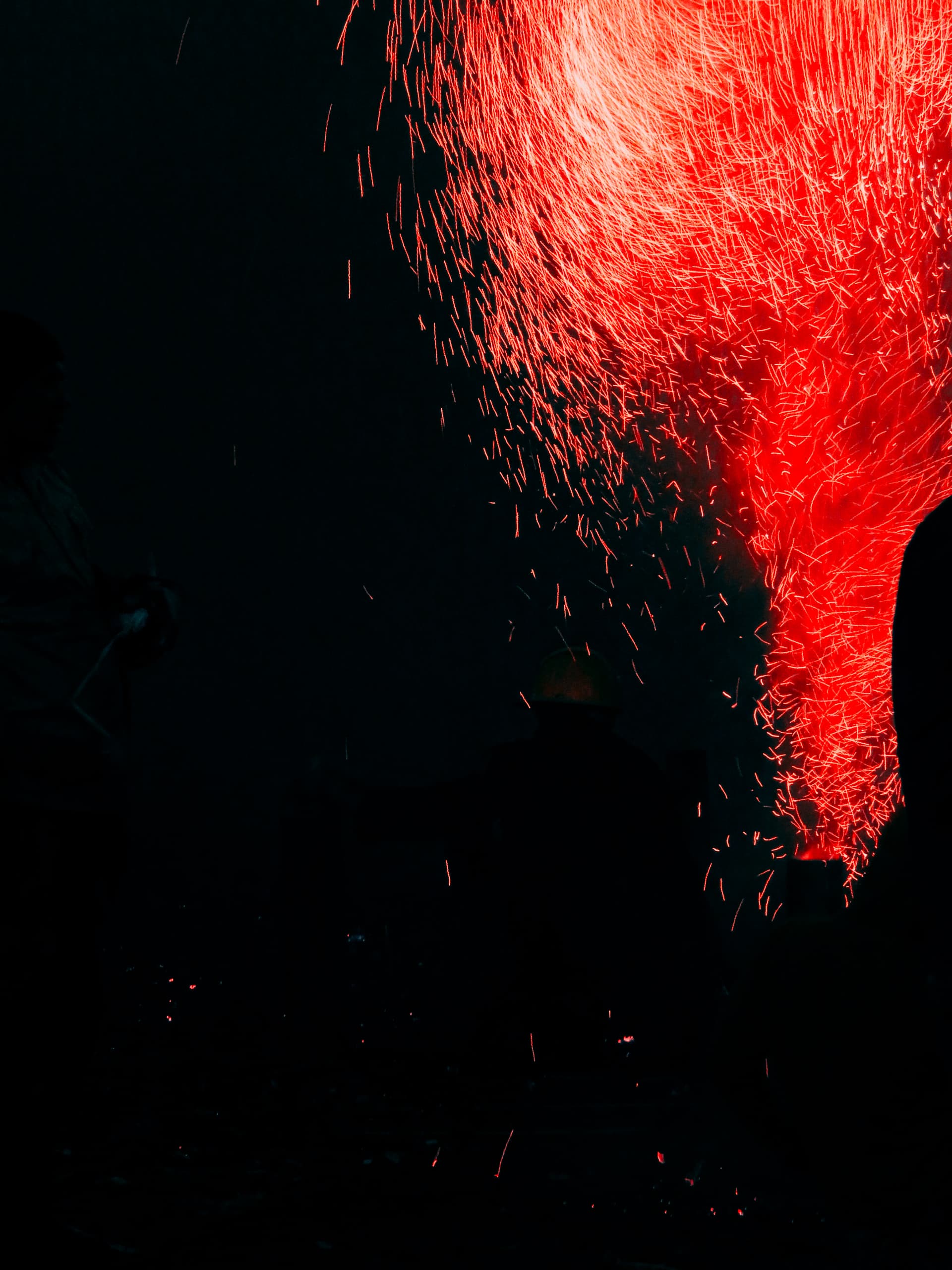 Luces, música y fuegos artificiales entre Lis barrios El Carmen y San Salvador 