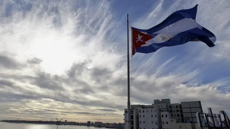 La bandera cubana deberá ser izada a media asta durante el tiempo de duelo