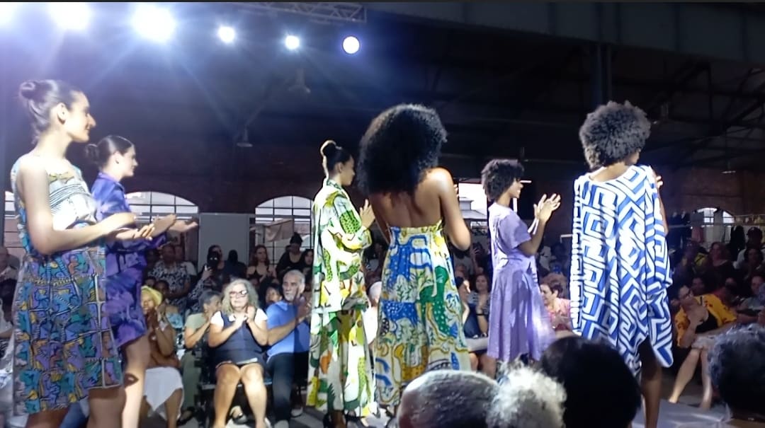 En Línea con la Moda