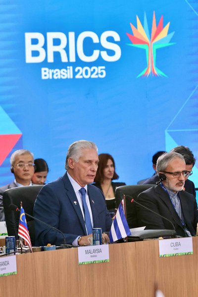 Presidente cubano Miguel Díaz-Canel Bermúdez Presidente cubano Miguel Díaz-Canel Bermúdez