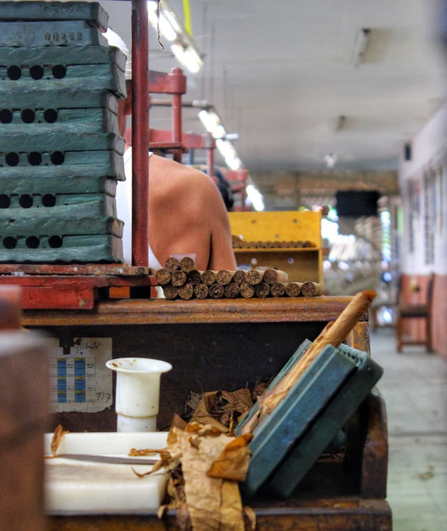 Astros que se deshacen como volutas de humo Astros que se deshacen como volutas de humo