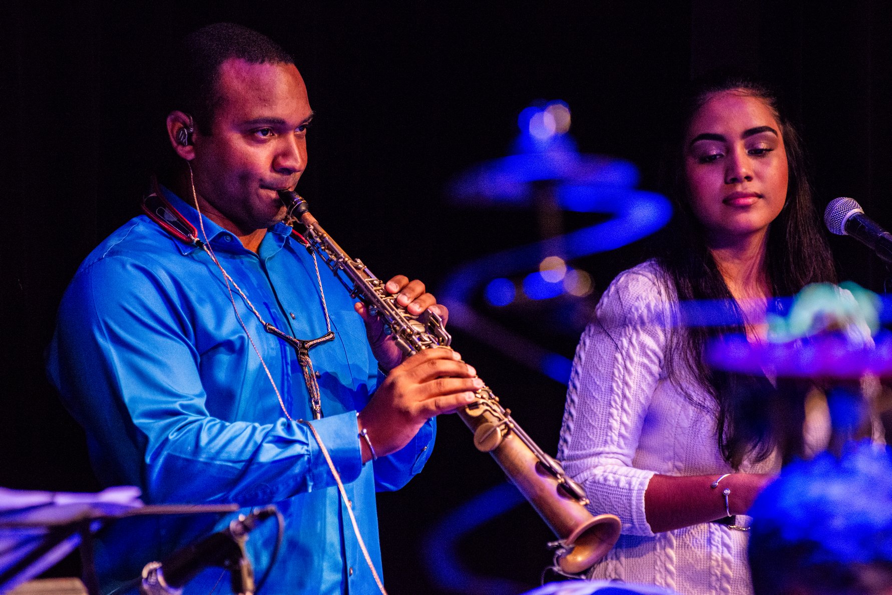 Olokun dio permiso a una quena y un piano.