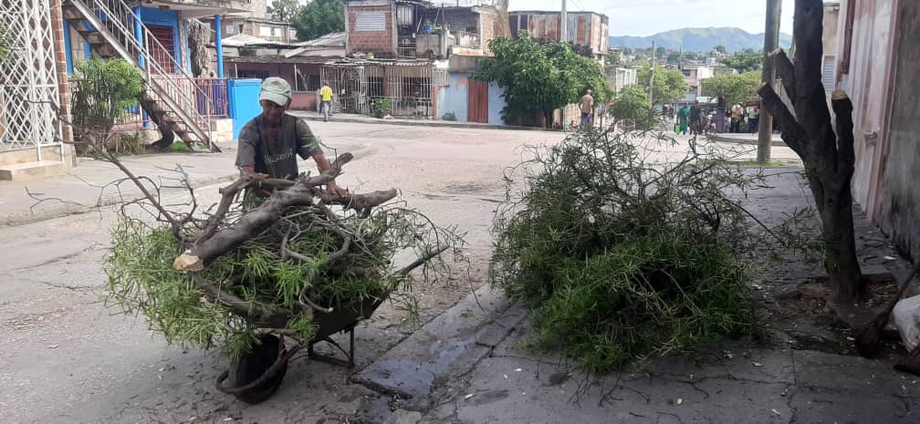 Santiago se prepara ante el inminente paso del huracán Melissa
