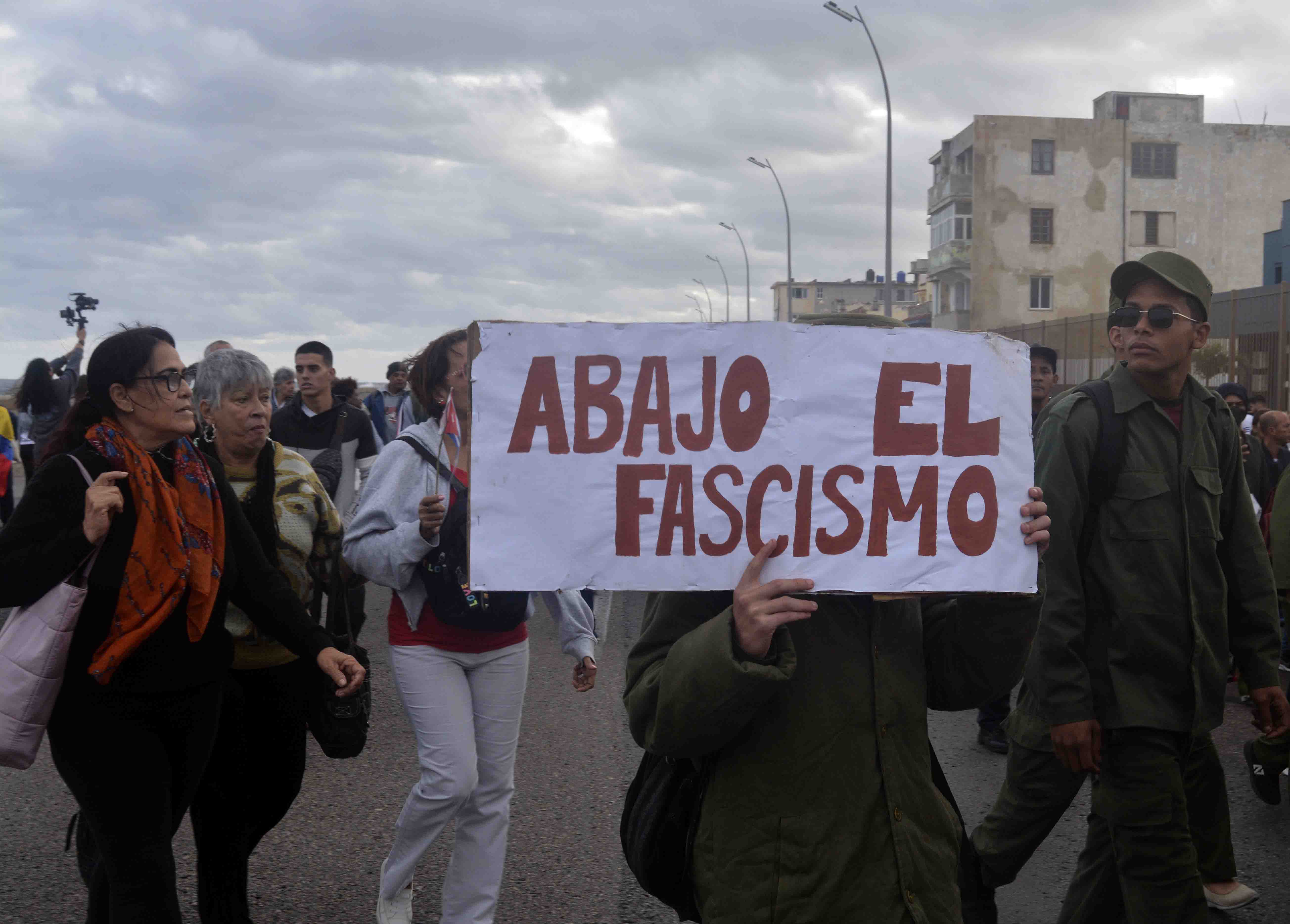 Marcha en la Tribuna Antimperialista por nuestros 32 combatientes caídos