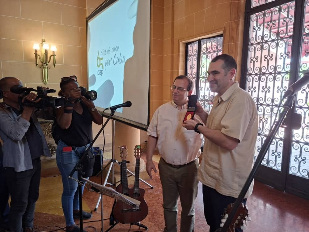 Solidaridad italiana contra el asedio (Naturaleza Secreta)