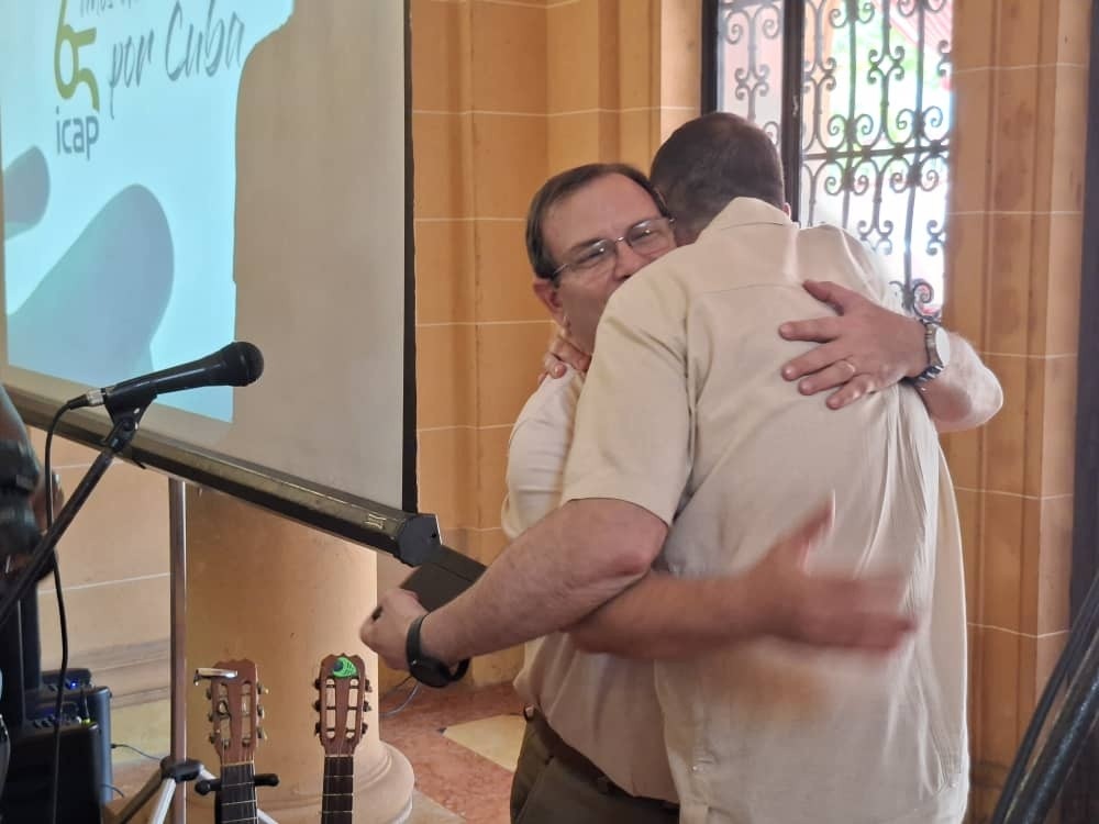 Solidaridad italiana contra el asedio